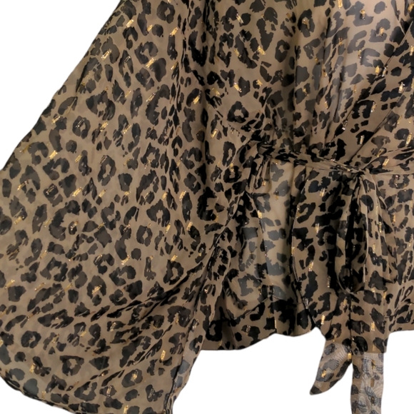 VINCE CAMUTO Leopard Print Sheer Metallic Gold Wrap Kimono Top One Size NEW - Picture 6 of 11